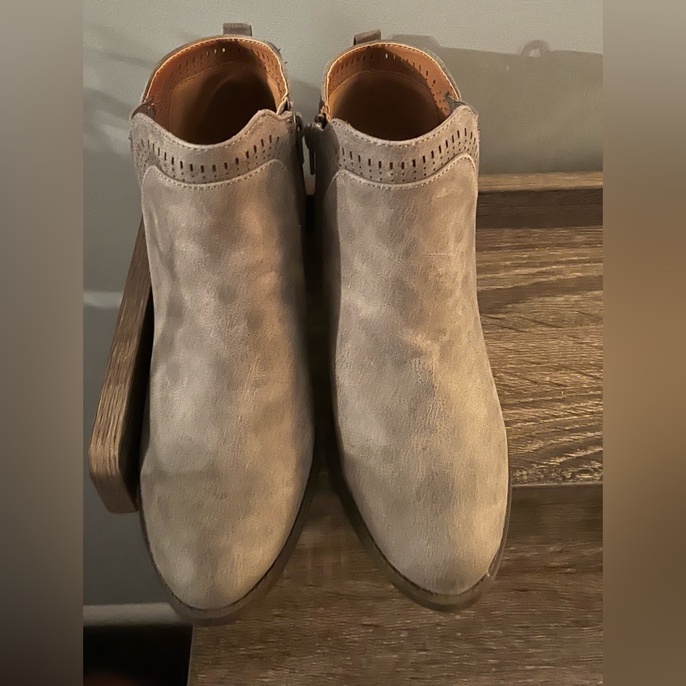 Beautiful boots for fall, winter or spring!